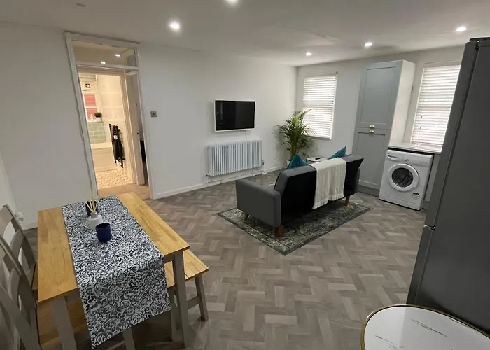 Warwick Town Centre Property